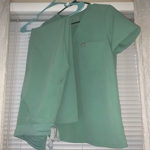 FIGS scrubs - color JADE -